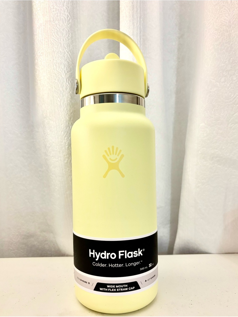 Hydroflask stainless steel insulated water bottle 32oz yellow